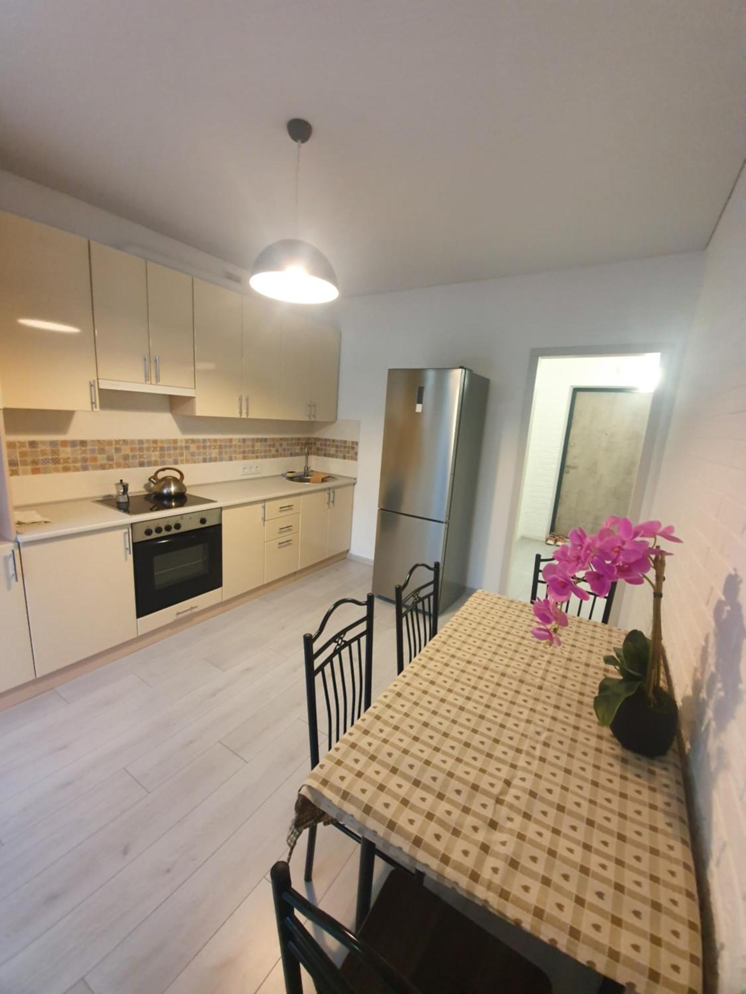 Яровиця. Центр Loetsk Kamer foto